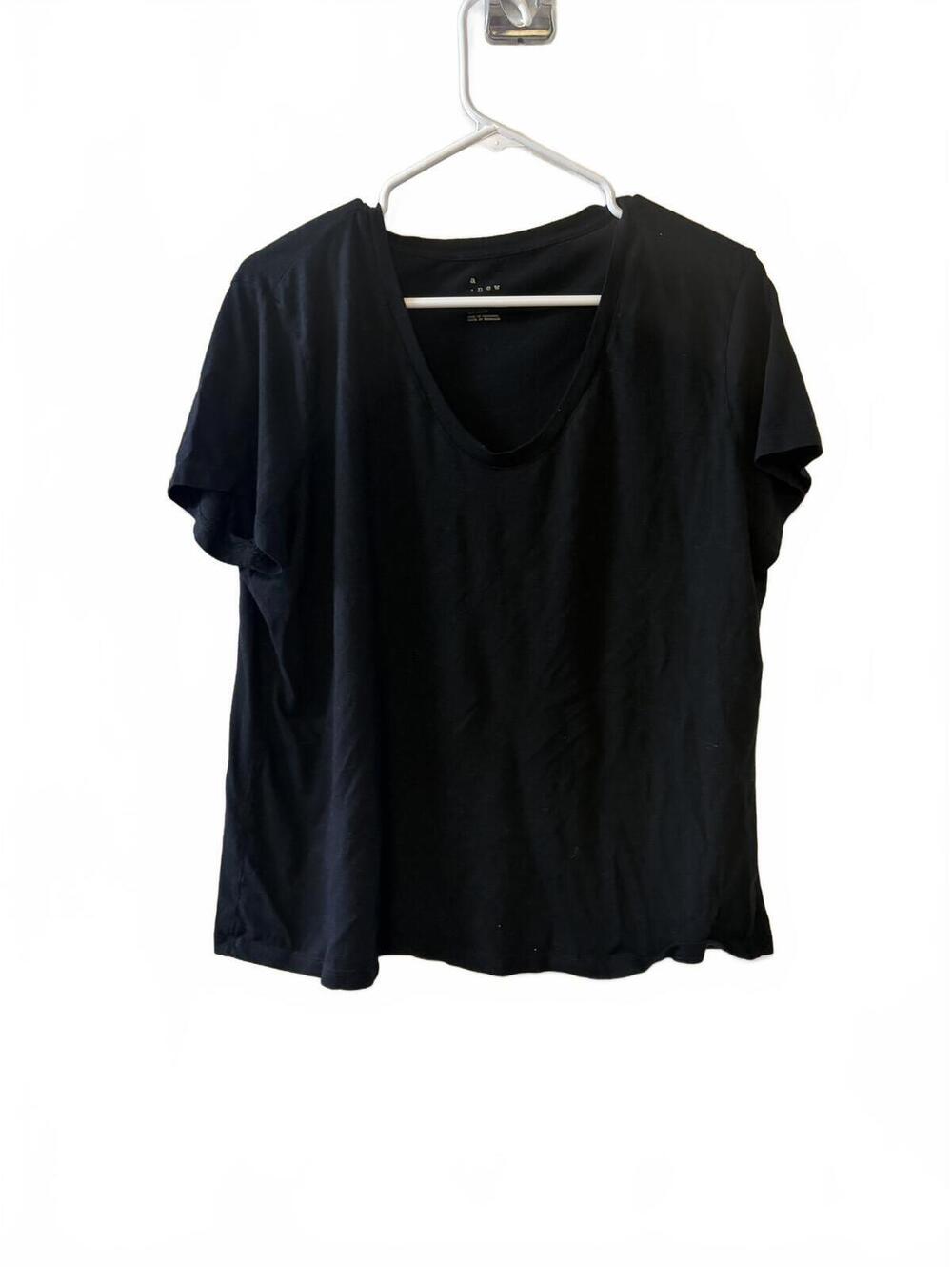a.new day Black V-Neck T-Shirt XXL